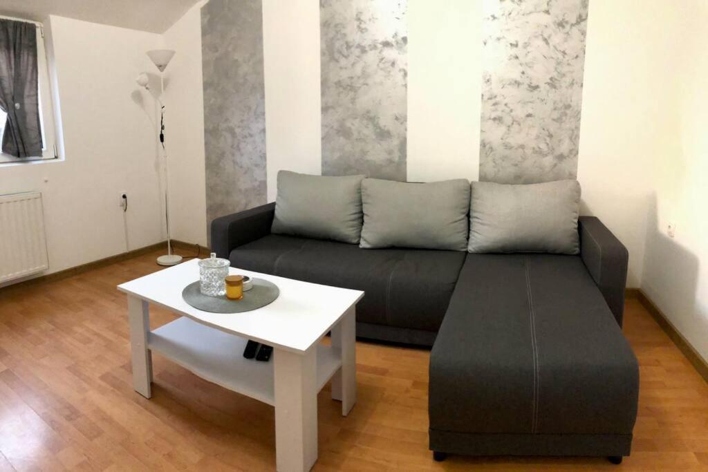 Lovely 1-Bedroom Condo With Available Parking Kraljevo Zewnętrze zdjęcie